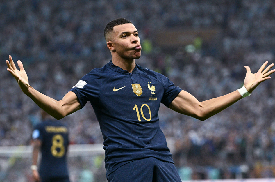 皇马主场力克瓦伦西亚：姆巴佩梅开二度闪耀伯纳乌