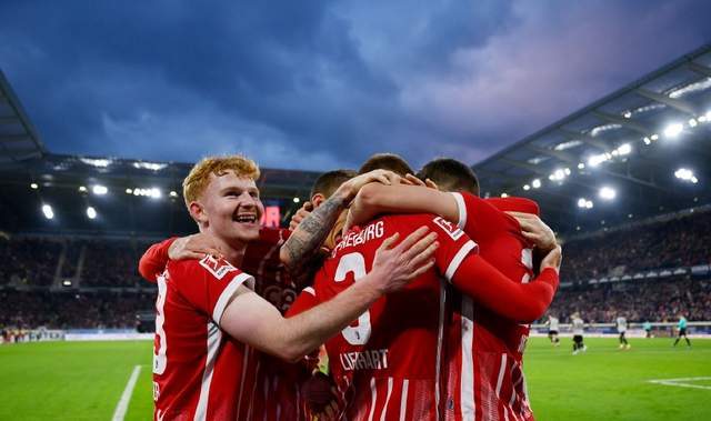 法兰克福：欧冠赛场的&ldquo;冰火淬刃&rdquo;